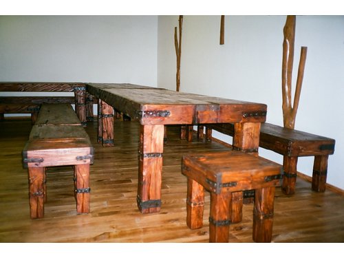 Stół w stylu country,rycerskim