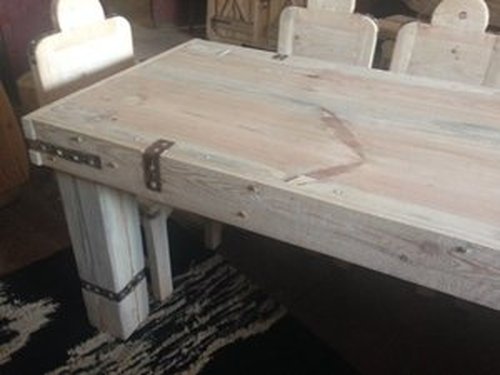 Stół drewniany z litego drewna - sosnowy 
