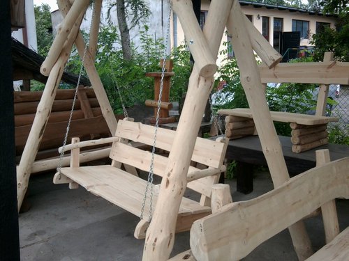 Masywna stabilna huśtawka ogrodowa