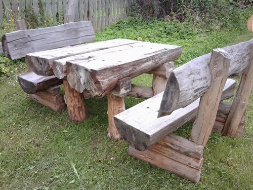 Komplet stół z ławkami
